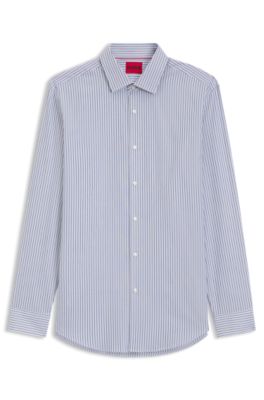 Camisa slim fit en algod&oacute;n Oxford con pu&ntilde;os cl&aacute;sicos, Celeste