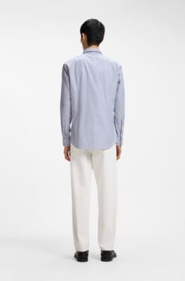 Camisa slim fit en algod&oacute;n Oxford con pu&ntilde;os cl&aacute;sicos, Celeste