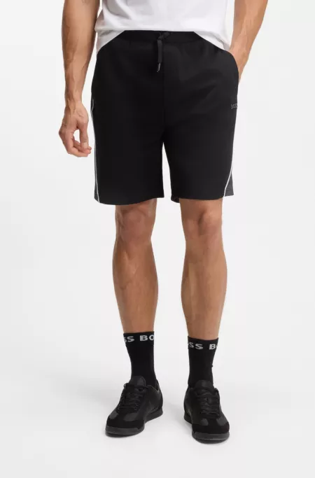 Contrast-piping shorts in a cotton blend