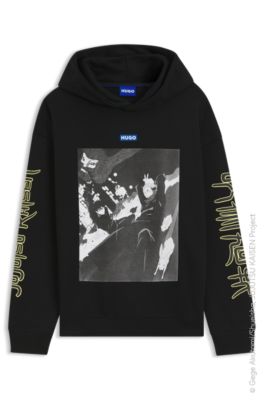 Sudadera HUGO x Jujutsu Kaisen con capucha y estampado de Yuji y Megumi, Negro