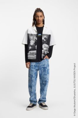 Camiseta HUGO x Jujutsu Kaisen con estampado de Yuji, Megumi y Kento, Negro