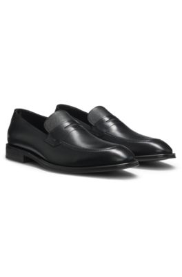 Mocasines de piel con leng&uuml;eta con textura, Negro