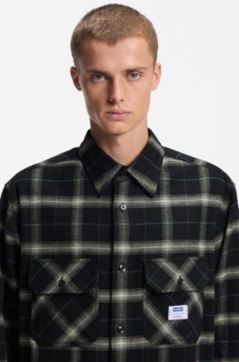 Sobrecamisa oversize fit en sarga de algod&oacute;n a cuadros, Negro
