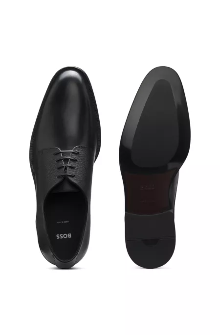 Derby shoes in textured and smooth leather