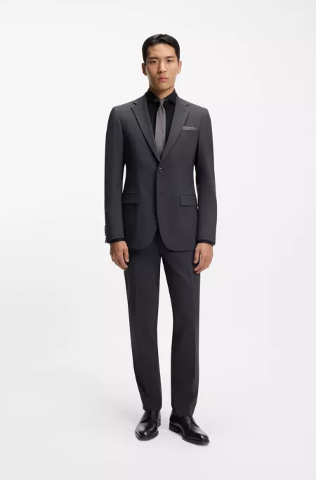 Derby shoes in textured and smooth leather