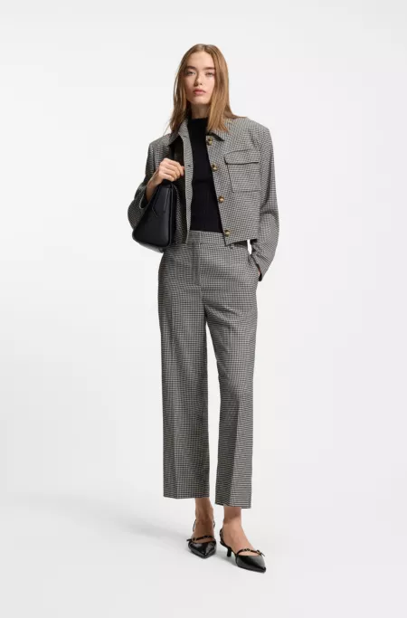 Relaxed-fit blazer with cropped length