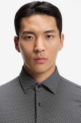 Camisa slim fit de tejido el&aacute;stico t&eacute;cnico hecho en Italia, Negro