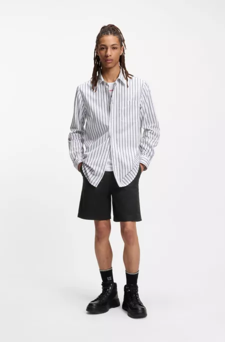 Slim-fit shorts in stretch-cotton twill