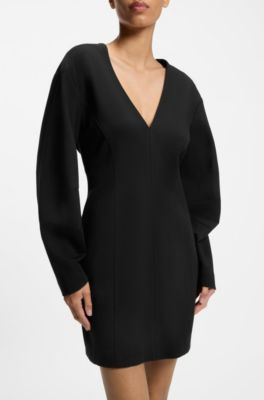 Vestido de manga larga con cuello en pico y detalle de l&iacute;neas de corte, Negro