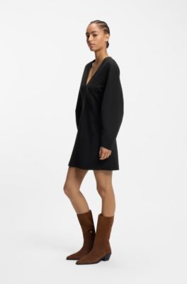Vestido de manga larga con cuello en pico y detalle de l&iacute;neas de corte, Negro