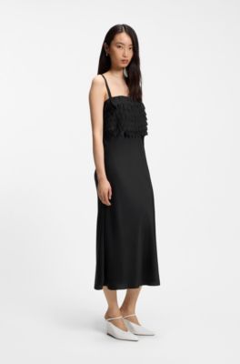 Vestido largo con tirantes y detalles cortados a l&aacute;ser, Negro
