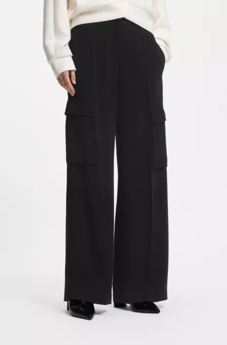 Regular-fit trousers with cargo pockets