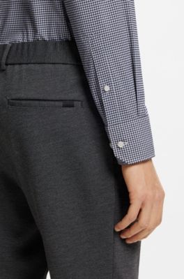 Camisa regular fit en tejido el&aacute;stico t&eacute;cnico a cuadros, Negro