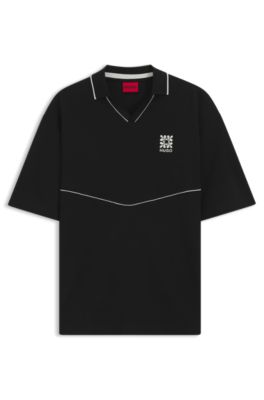 Polo con cuello abierto y logo bordado, Negro
