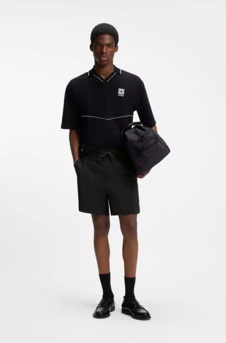 Contrast-piping shorts with water-repellent finish