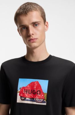 Camiseta en punto de algod&oacute;n con ilustraci&oacute;n de estilo biker, Negro