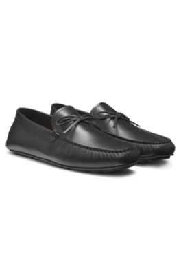 Bow-trim driver moccasins in leather, Black