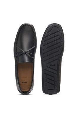 Bow-trim driver moccasins in leather, Black