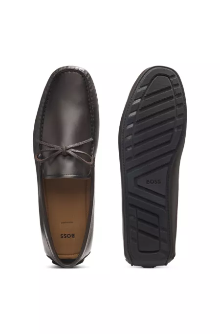 Bow-trim driver moccasins in leather
