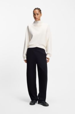 Embossed-logo trainers in leather, Black