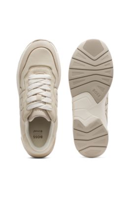 Baskets avec finitions en cuir su&eacute;d&eacute; et monogramme Double&nbsp;B, Beige clair