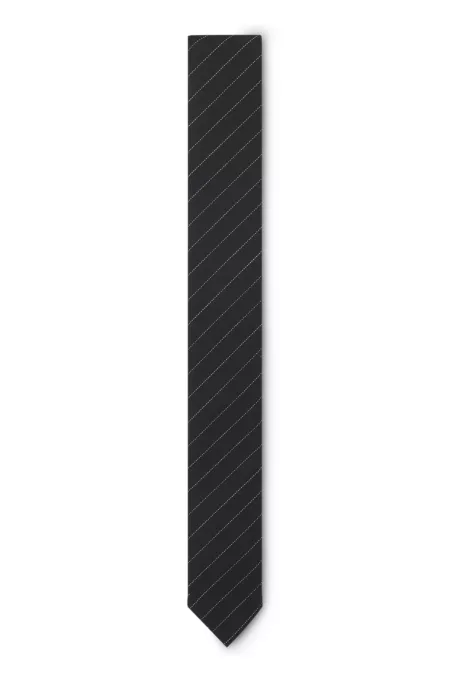Tie with diagonal stripe