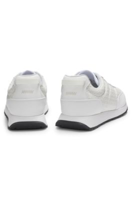 Deportivas de ca&ntilde;a baja con monograma en los empeines, Blanco