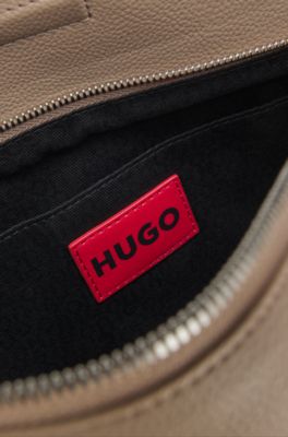 Bolso bandolera de piel sint&eacute;tica con logo apilado, Marr&oacute;n claro