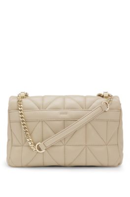 Sac &agrave; bandouli&egrave;re matelass&eacute; avec monogramme Double B, Beige clair