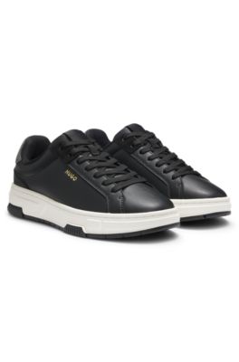 Deportivas de piel sint&eacute;tica con detalles de zigzag, Negro