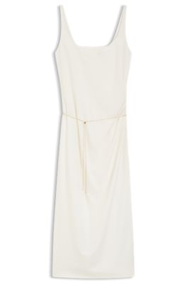 Vestido de cuello rectangular con cintur&oacute;n de cadena dorado, Blanco