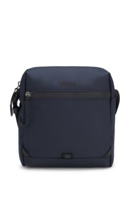 Sac reporter en similicuir avec d&eacute;tails r&eacute;fl&eacute;chissants, Bleu fonc&eacute;