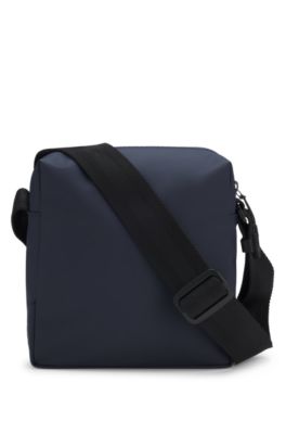 Bolso mensajero de piel sint&eacute;tica con detalles reflectantes, Azul oscuro