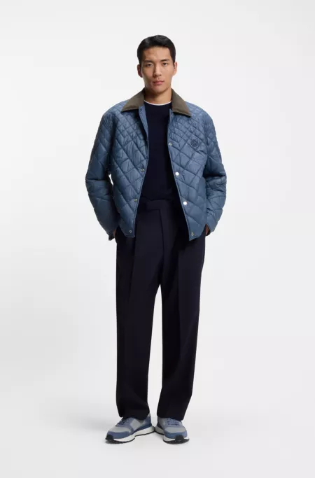 Water-repellent jacket with mixed quilting