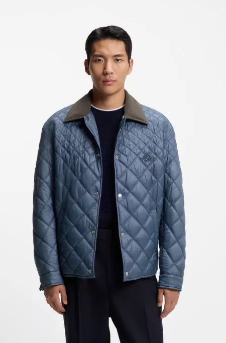 Water-repellent jacket with mixed quilting