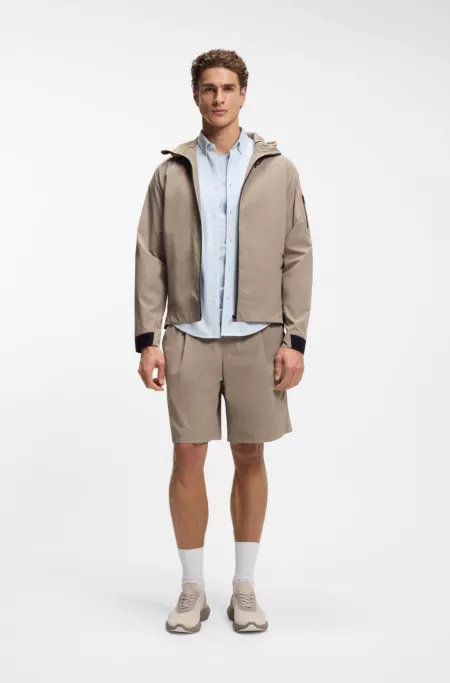 Water-repellent shorts in micro-waffle fabric