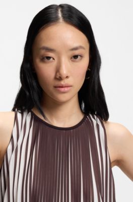 A-line top with two-tone pliss&eacute; pleats, Patterned