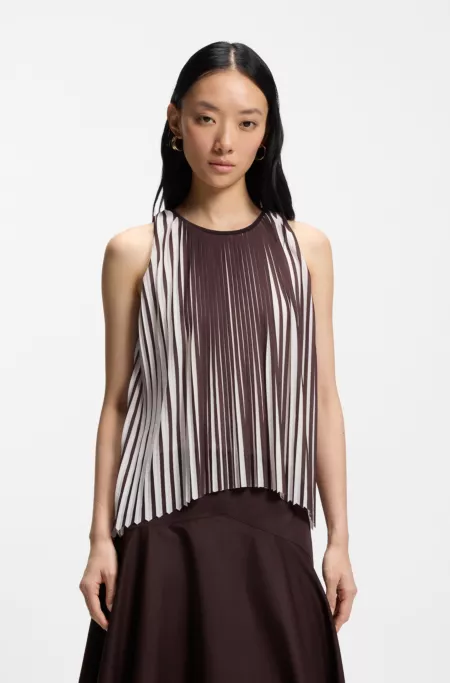 A-line top with two-tone plissé pleats