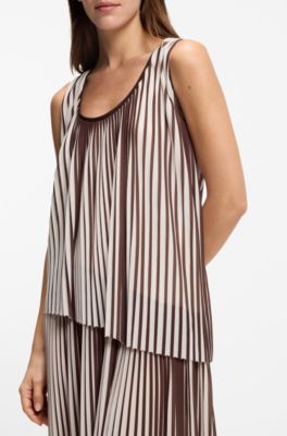 A-line dress with two-tone pliss&eacute; pleats, Patterned