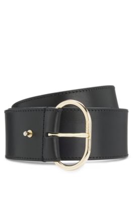 Cintur&oacute;n de piel con hebilla en tono dorado, Negro