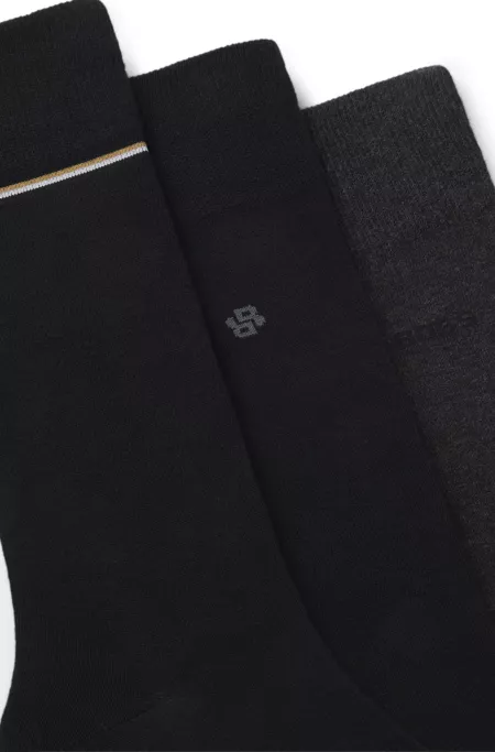 Three-pack of regular-length socks with logo details