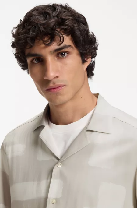 Regular-fit shirt with maxi print