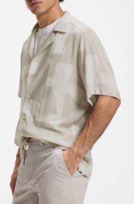 Camisa regular fit con estampado grande, Gris claro