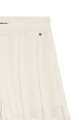 Short en coton m&eacute;lang&eacute; tricot&eacute; avec structure ondul&eacute;e, Blanc