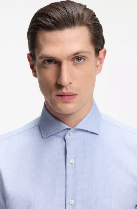 Slim-fit shirt in structured wrinkle-free cotton