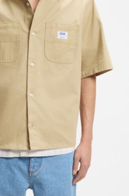 Camisa oversize fit en algod&oacute;n flameado con bolsillos cosidos, Beige