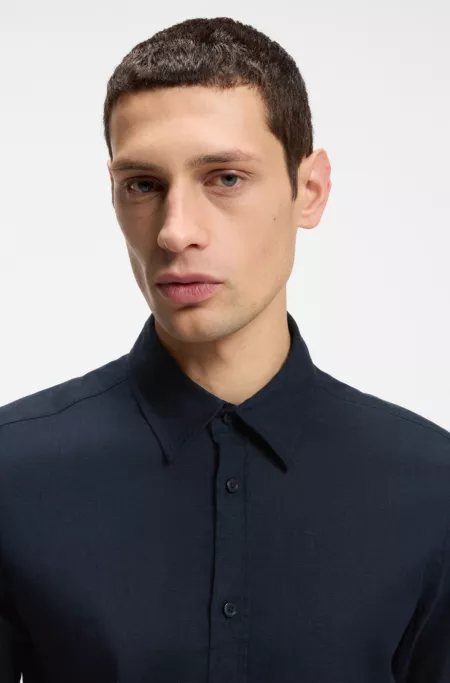 Slim-fit shirt in stretch linen