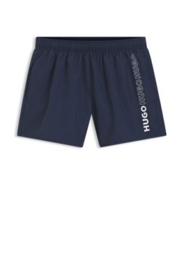Ba&ntilde;ador tipo shorts de secado r&aacute;pido con logos estampados en vertical, Azul oscuro