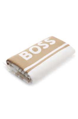 Toalla de playa en jacquard de algod&oacute;n suave con flecos y logo, Beige