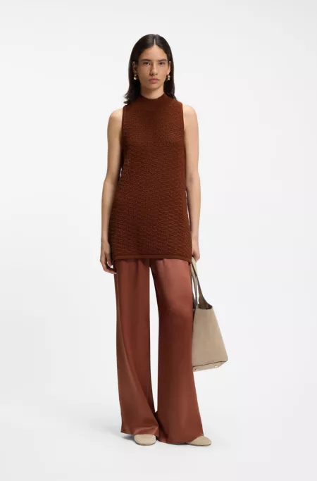 Knitted cotton top with micro-lace structure